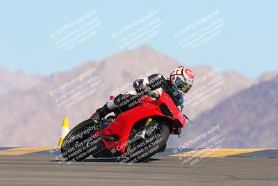 media/Oct-01-2023-SoCal Trackdays (Sun) [[4c570cc352]]/Turn 9 Set 1 (950am)/